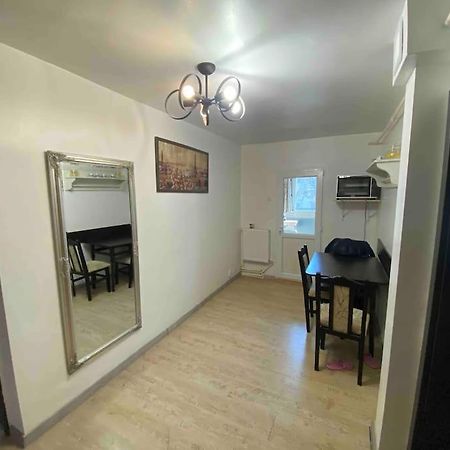 The Urban Hub 1 Apartment Яш Екстериор снимка