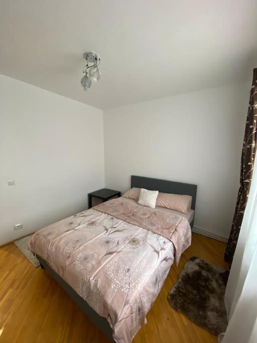 The Urban Hub 1 Apartment Яш Екстериор снимка